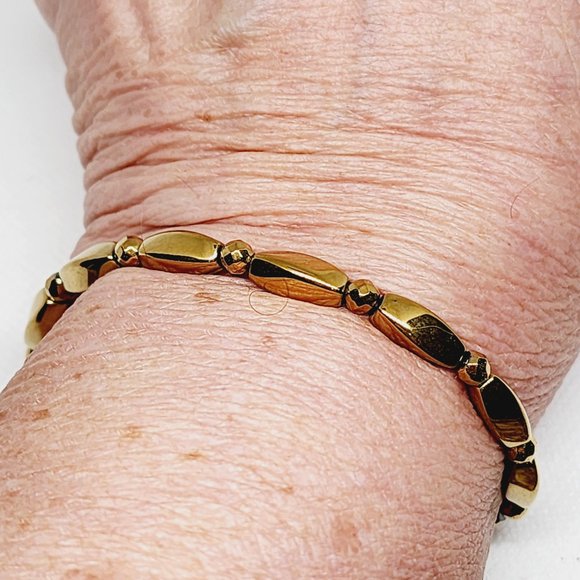 Yellow Gold plated Hematite stretch Bracelet 82.50 cts - Picture 3 of 4